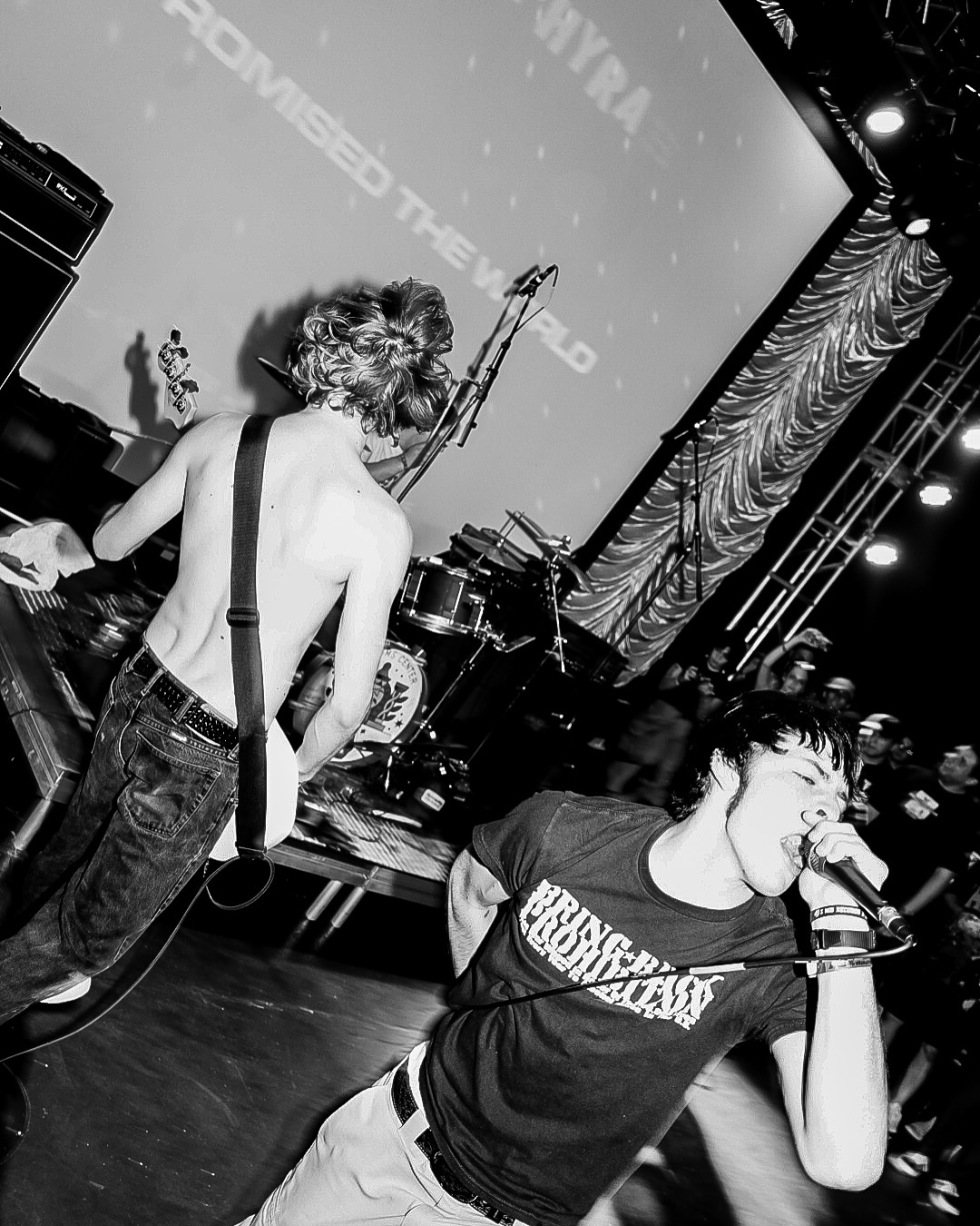 Crowd at a I Promised The World show